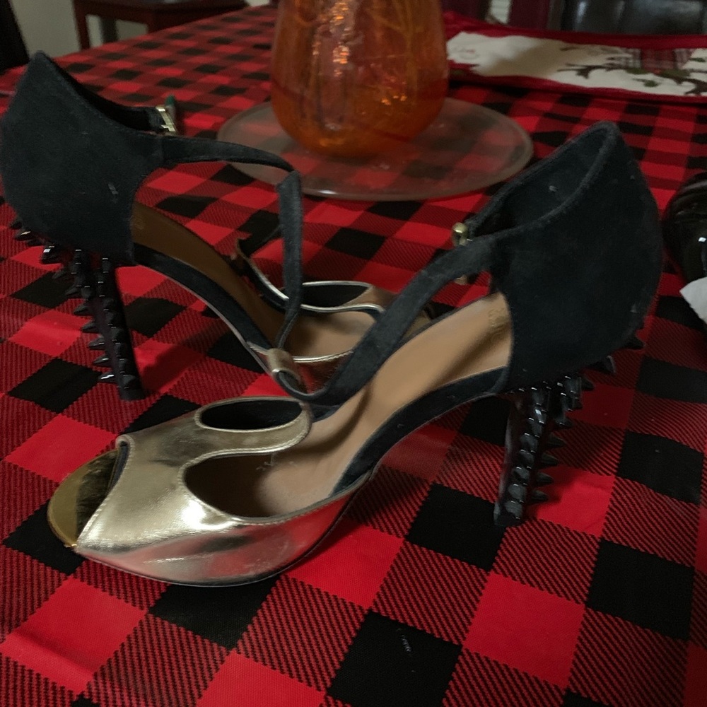 Spiky Pretty - image 1